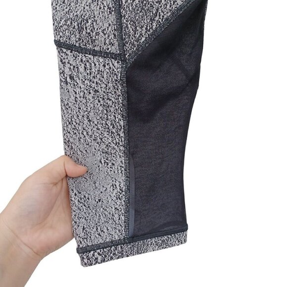 Lululemon Outrun 17" Crop Leggings Power Luxtreme Spray Jacquard White/Black 8 - Picture 8 of 15